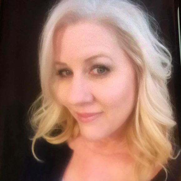 Meet your Posher, Lorri - Picture 1 of 1